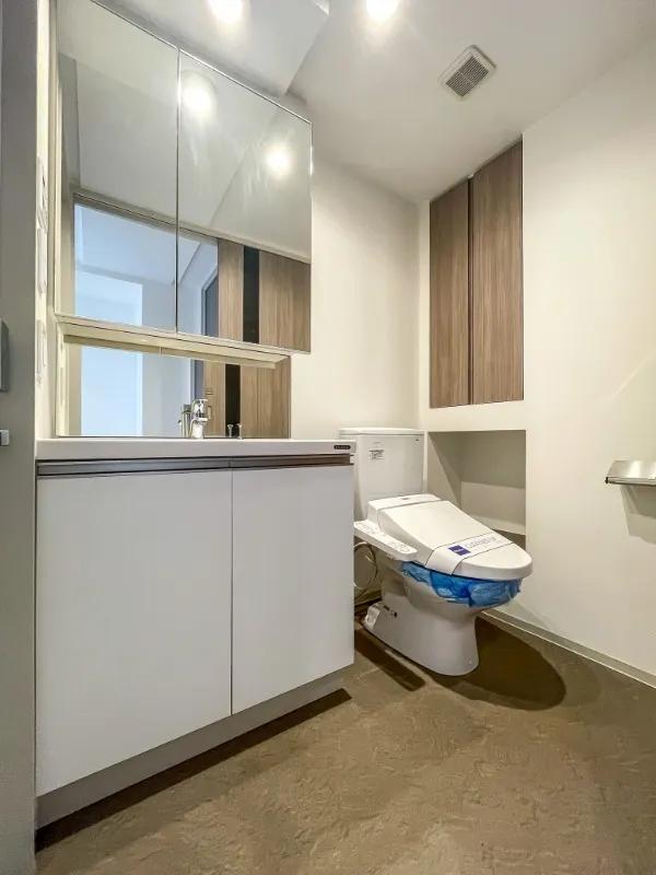 RESIDIA Ogikubo III - Interior - ["Flooring", "Interior design", "Floor"]