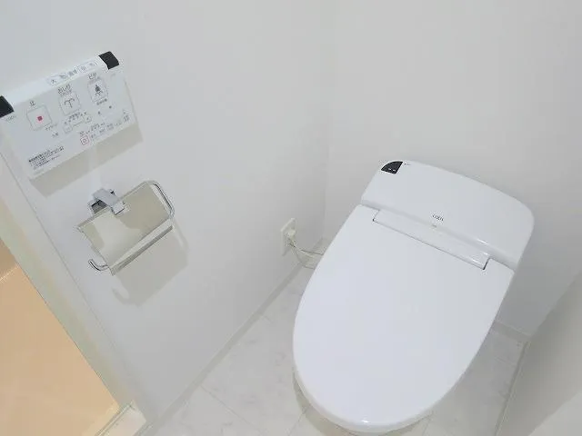 Lafista Ikebukuro - Interior - ["Plumbing fixture", "Toilet seat", "Bathroom"]