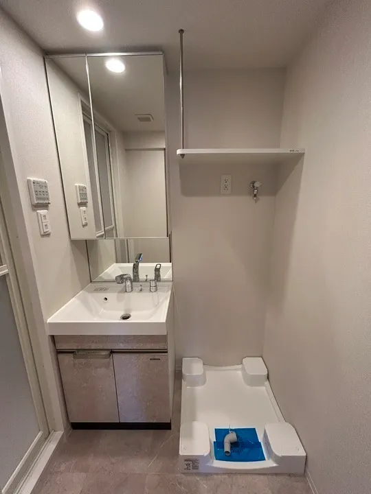 Eslead Residence Osaka Tanimachi The Marks - Interior - ["Plumbing fixture", "Flooring", "Floor"]