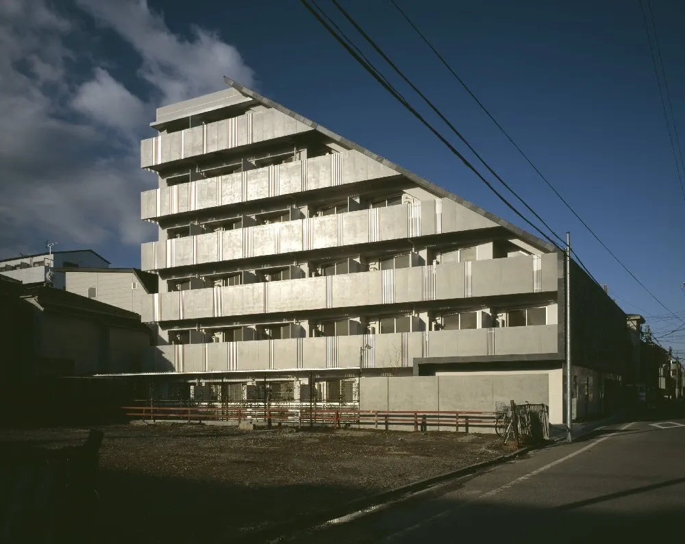 Live Court Otorii - Exterior - ["Composite material", "Apartment", "Brutalist architecture"]