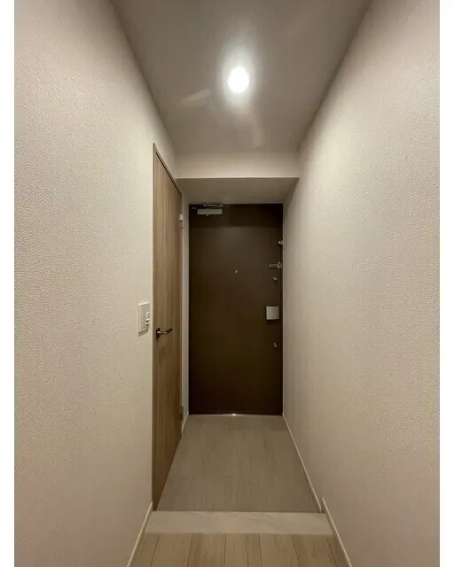 Due Oku - Interior - ["Flooring", "Floor", "Wood"]