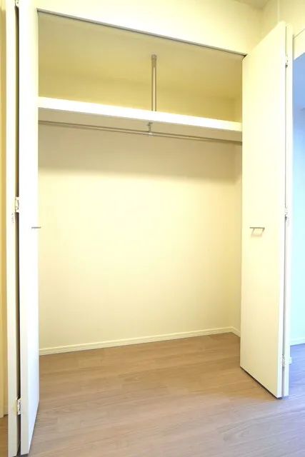 Urbanex Nihonbashi Yokoyamacho - Interior - ["Wood", "Fixture", "Shelf"]