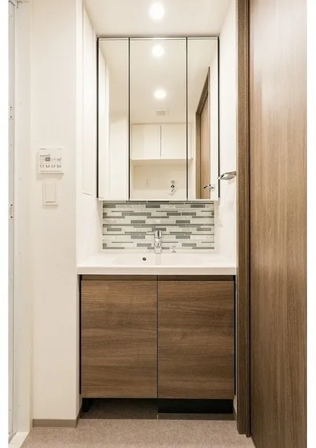 Stylio Kamata West - Interior - ["Flooring", "Wood", "Interior design"]