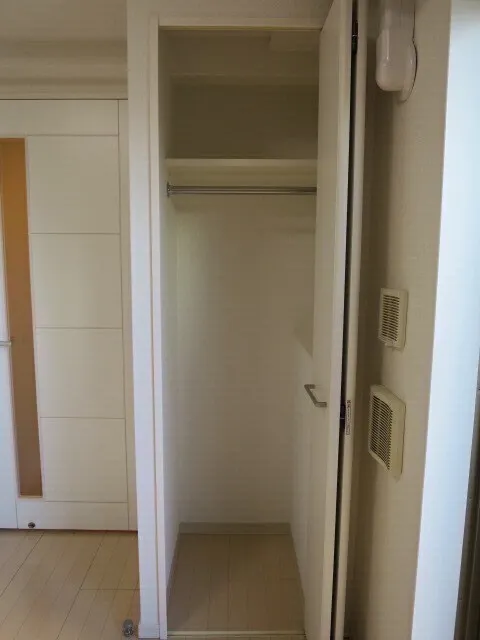 Clio Tokoshi Ginza 2nd Building - Interior - ["Cabinetry", "Furniture", "Shelf"]