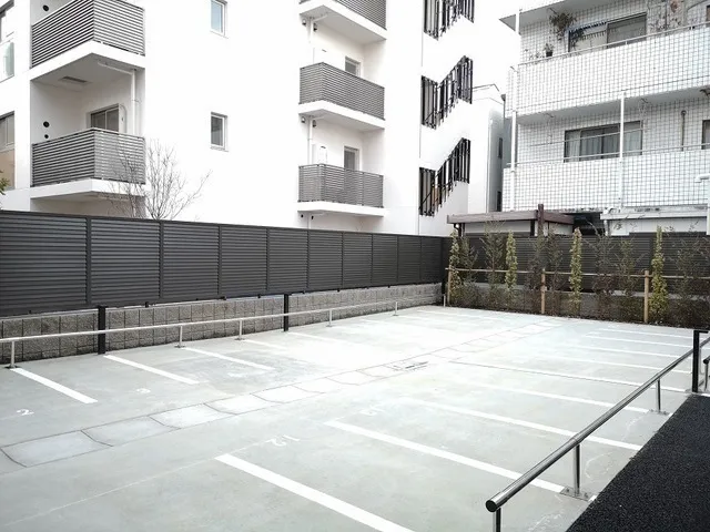 La Douceur Sugamo East - Other - ["Composite material", "Fence", "Metal"]