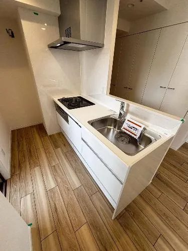 Room 807, Shinbashi Plaza Building