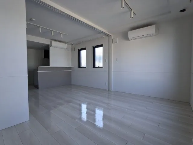 The House Nakano Sakaue II - Interior - ["Wood", "Flooring", "Ceiling"]