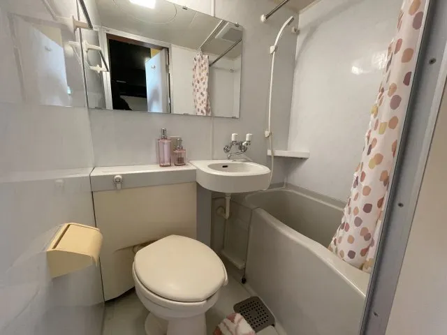 Studio Meisen - Interior - ["Bathroom", "Bathroom Sink", "Toilet seat"]