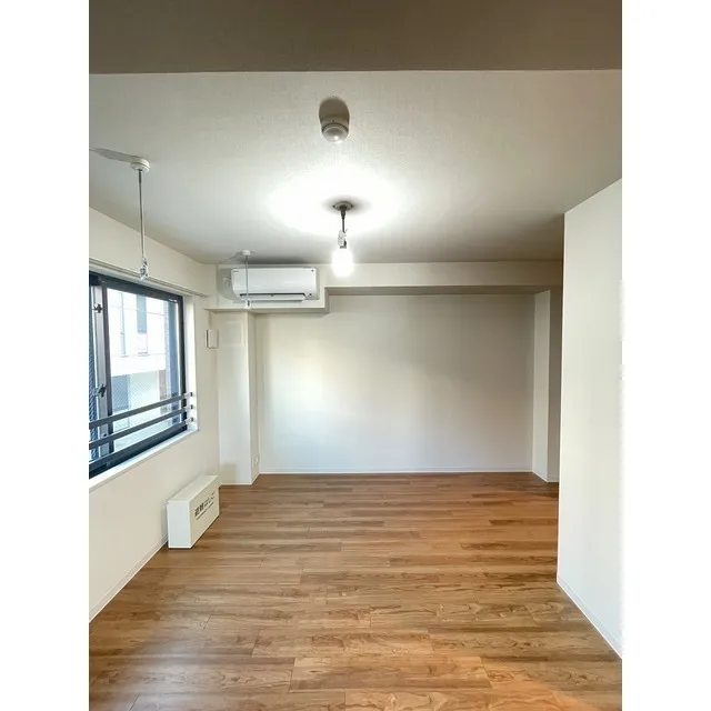 Well Square Ism Komagome - Interior - ["Building", "Property", "Fixture"]