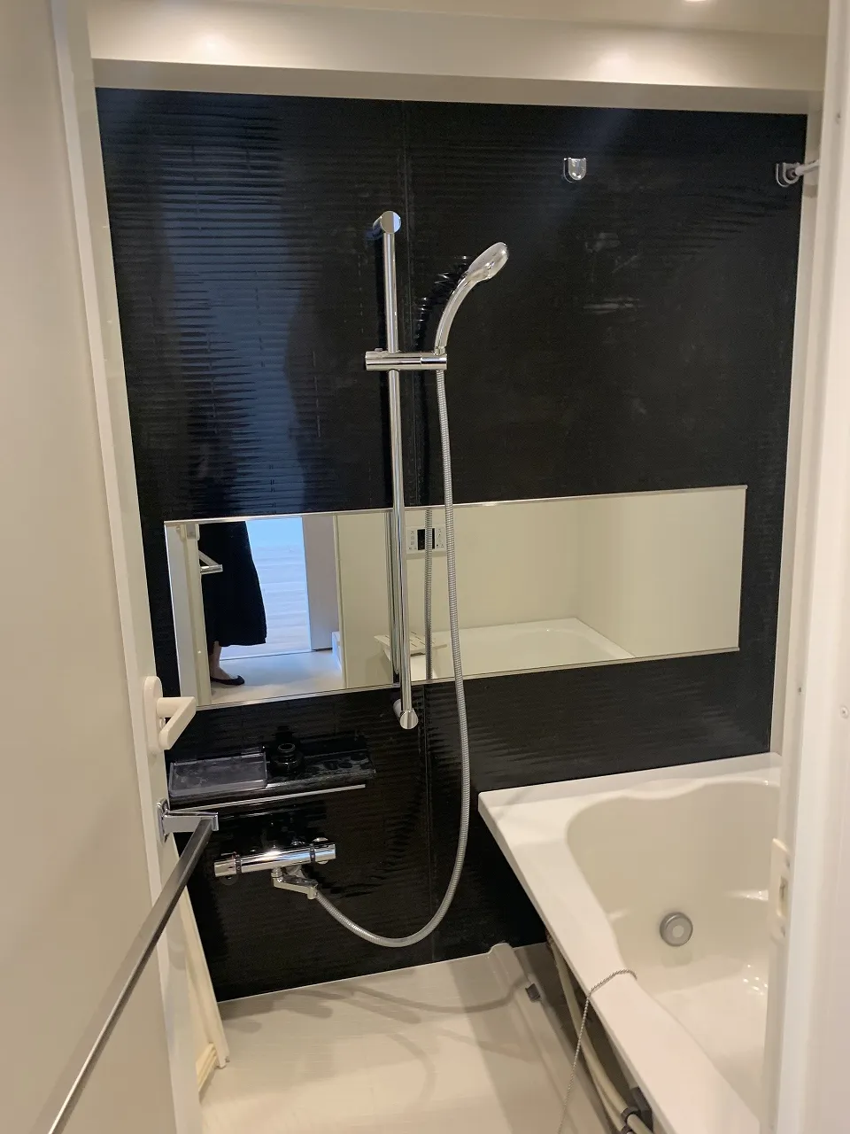 Gran Casa Oshima - Interior - ["Plumbing fixture", "Tap", "Shower head"]