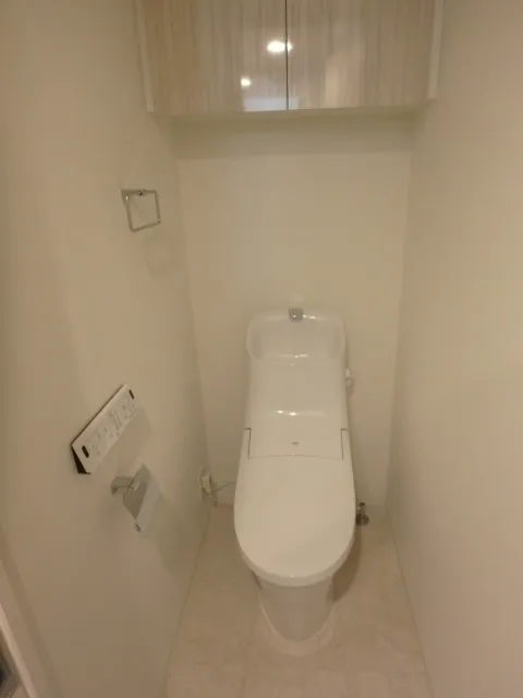 CAVANA Asakusa - Interior - ["Toilet seat", "Toilet", "Plumbing fixture"]