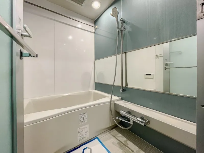 Castalia Azabujuban Ⅱ  - Interior - ["Bathroom", "Plumbing fixture", "Flooring"]