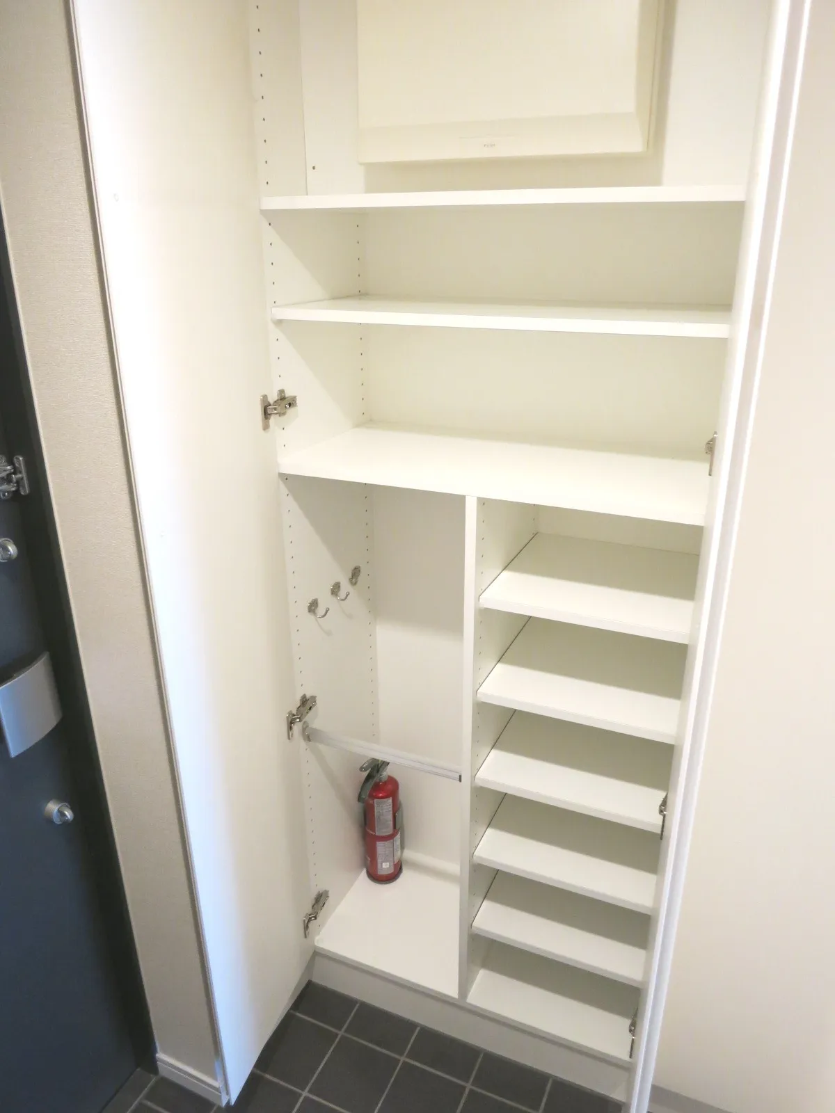 Will Terrace Chitose Karasuyama - Interior - ["Shelving", "Shelf", "Floor"]