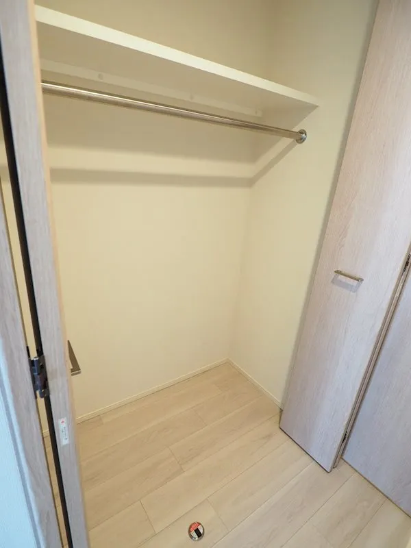 Cross Residence Iidabashi - Interior - ["Fixture", "Wood", "Flooring"]