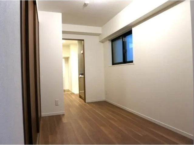 Laurier Ginza - Interior - ["Building", "Window", "Fixture"]