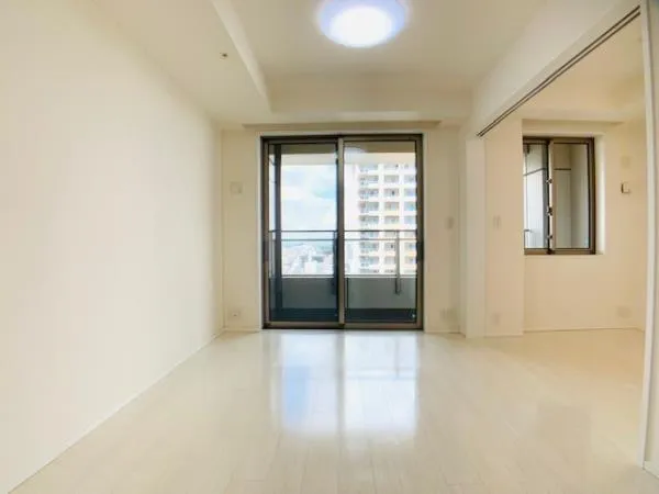 Park Tower Grand Sky - Interior - ["Window", "Building", "Fixture"]