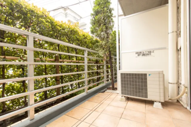 Maison 21 - Interior - ["Apartment", "Glass", "Handrail"]