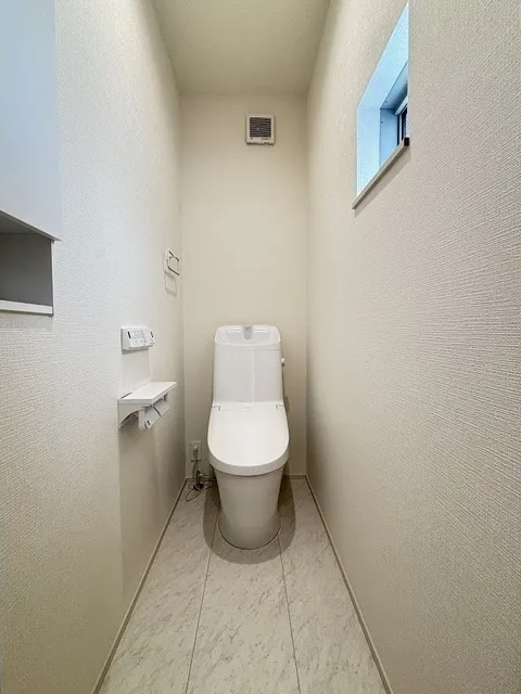 Kolet Kawaguchi Shibazukahara #03 - Interior - ["Toilet seat", "Toilet", "Flooring"]
