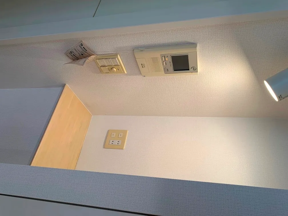 La Douceur Sugamo - Interior - ["Rectangle", "Wall", "Fixture"]