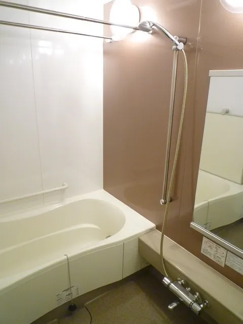 Liberte - Interior - ["Bathtub", "Fixture", "Bathroom"]