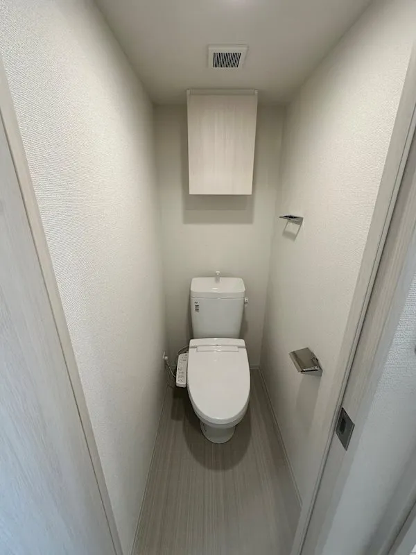 ARCOBALENO OSHIAGE BLOSSOM - Interior - ["Toilet seat", "Toilet", "Flooring"]