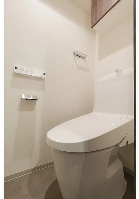 Comforia Liv Nagafukucho - Interior - ["Toilet seat", "Plumbing fixture", "Toilet"]