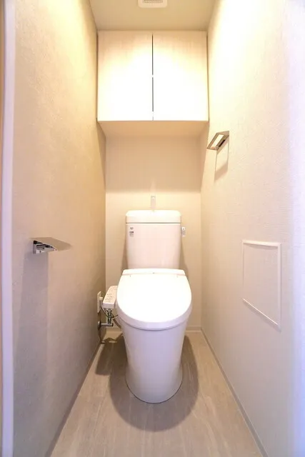 Livio Maison Ochanomizu EAST - Interior - ["Toilet seat", "Flooring", "Floor"]