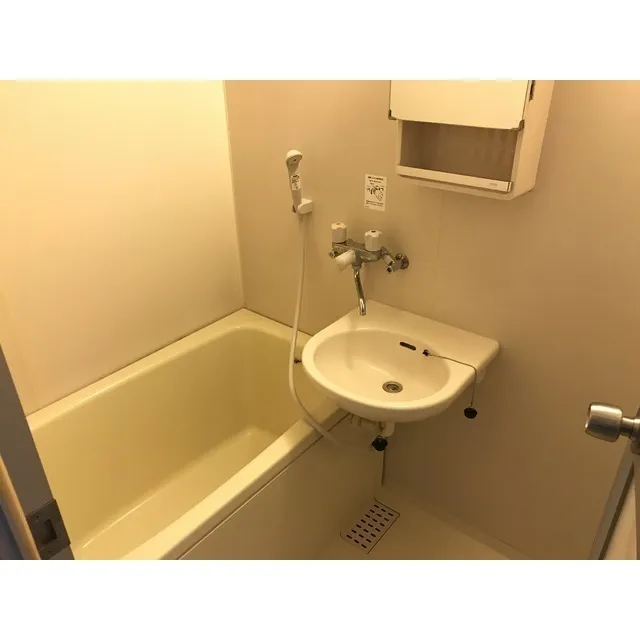 Meguro LFV - Interior - ["Bathroom sink", "Property", "Bathroom"]