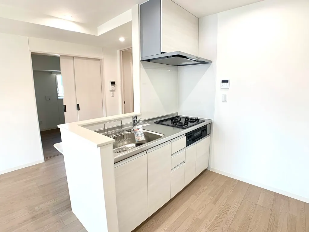 Primal Tsukishima - Interior - ["Cabinetry", "Countertop", "Tap"]