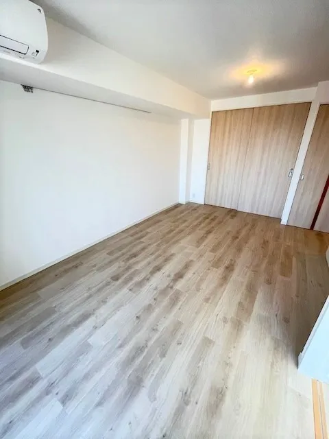 Residia Tower Kamiikebukuro (Tower Building) - Interior - ["Flooring", "Floor", "Wood"]