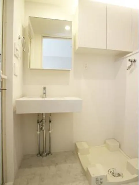 Comodo Ebisu - Interior - Powder Room