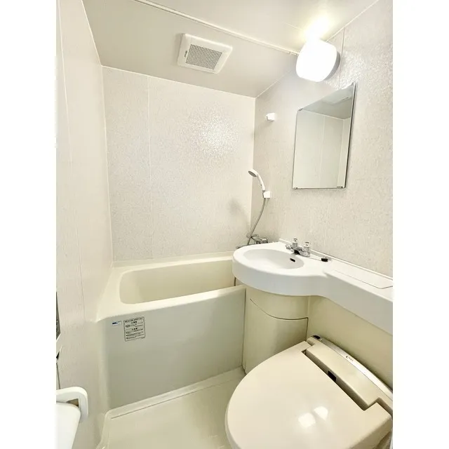 Premeal Takanawa - Interior - ["Tap", "Plumbing fixture", "Bathroom sink"]