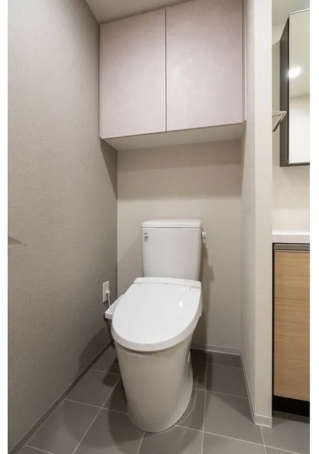 Livio Maison Asakusa Kaminarimon - Interior - ["Toilet seat", "Toilet", "Plumbing fixture"]