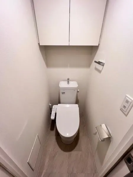 Brillia Ist Oimachi - Interior - ["Toilet seat", "Toilet", "Plumbing fixture"]