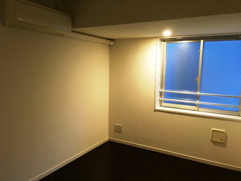 LA Tierra Bunkyo Otowa - Interior - ["Window", "Fixture", "Building"]