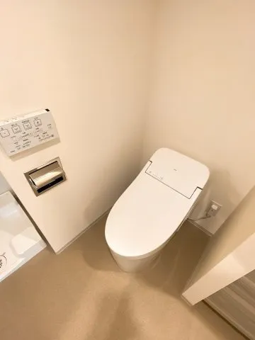 Proud Flat Ueno Matsugaya - Interior - ["Toilet seat", "Flooring", "Toilet"]