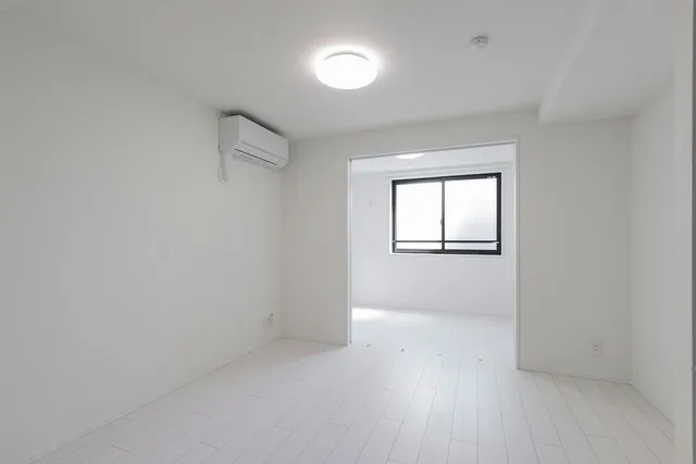 Aglaia Shinjuku Yokoteracho - Interior - ["White", "Flooring", "Floor"]
