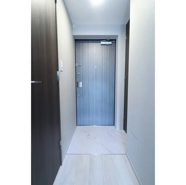 ORME COURT NIPPORI EAST - Interior - ["Building", "Fixture", "Door"]