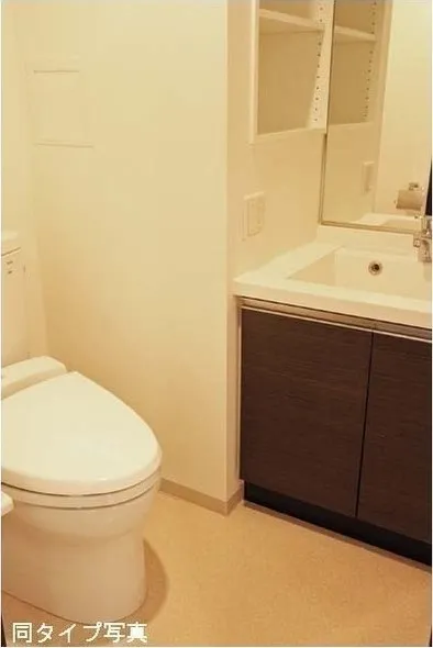 Comforia Komaba - Interior - ["Property", "Bathroom", "Room"]