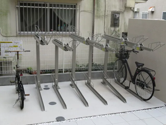 Well Square Meguro Nakamachi - Exterior - ["Bicycle", "Bicycle wheel", "Wheel"]