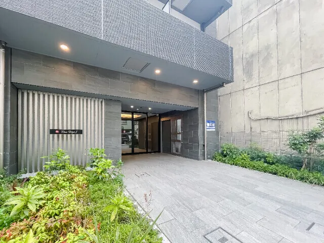 Due Iriya I - Exterior - []