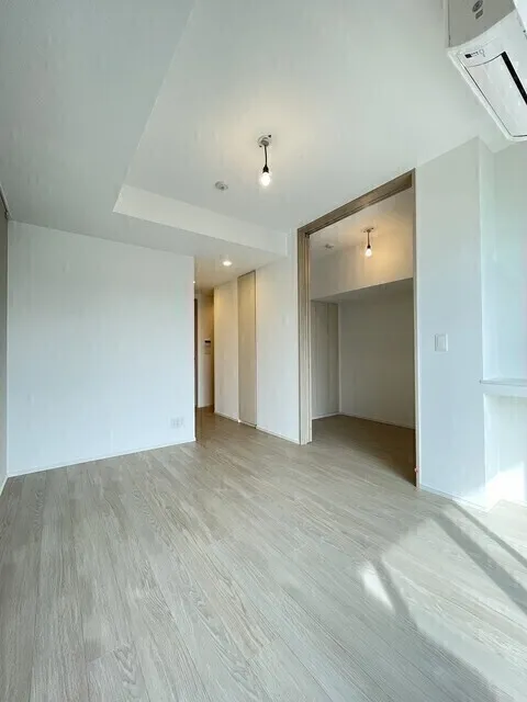 Stylio Kamata West - Interior - ["Flooring", "Floor", "Ceiling"]