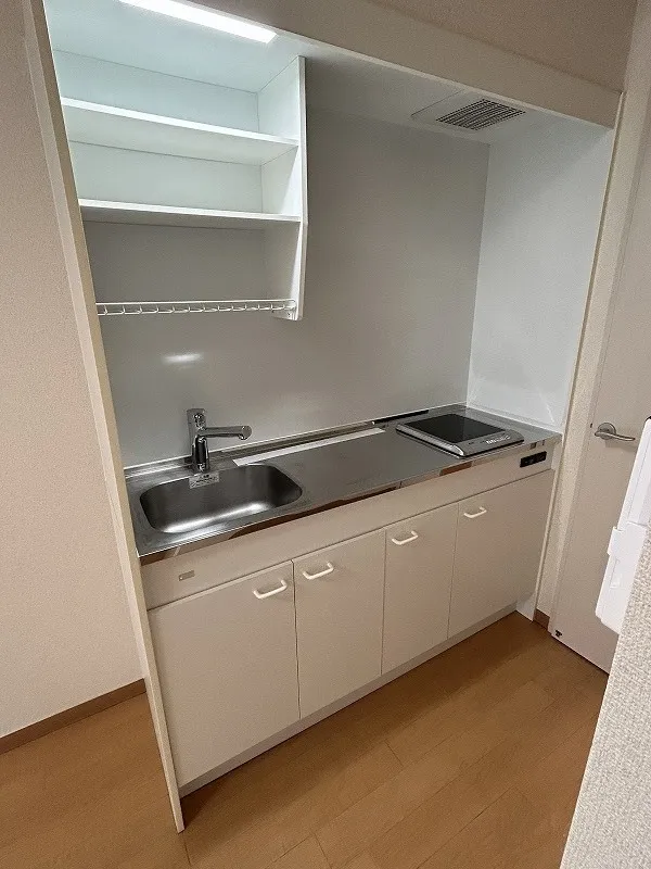 Fiore Tsukishima - Interior - ["Floor", "Flooring", "Sink"]