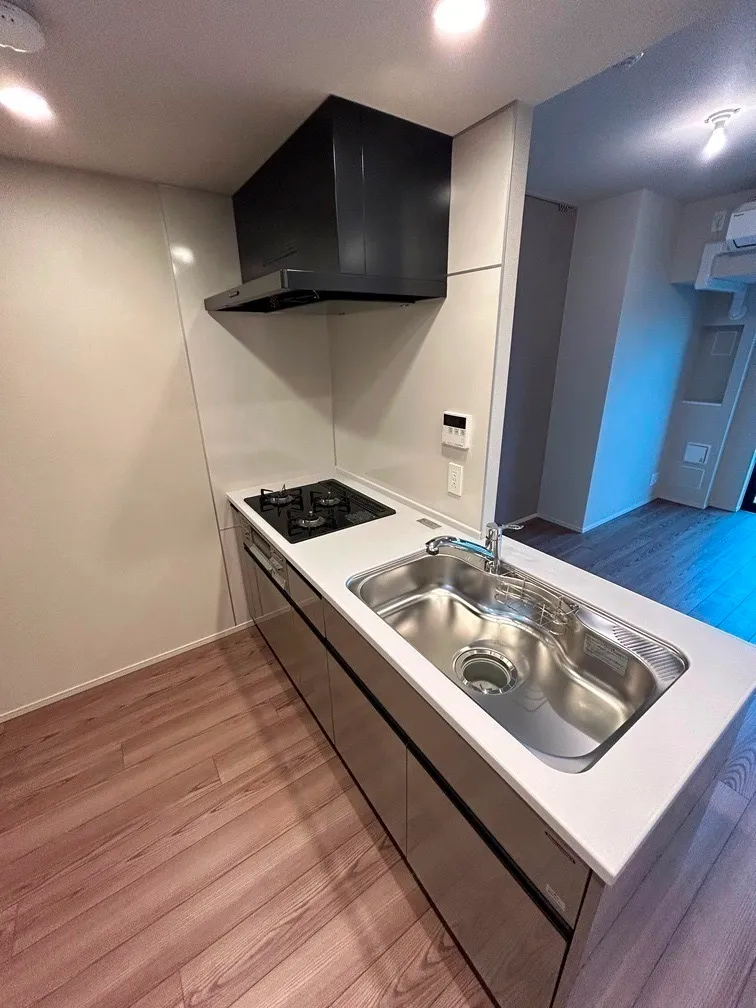 Lefon Progres Shimura Sakaue - Interior - ["Countertop", "Wood", "Flooring"]