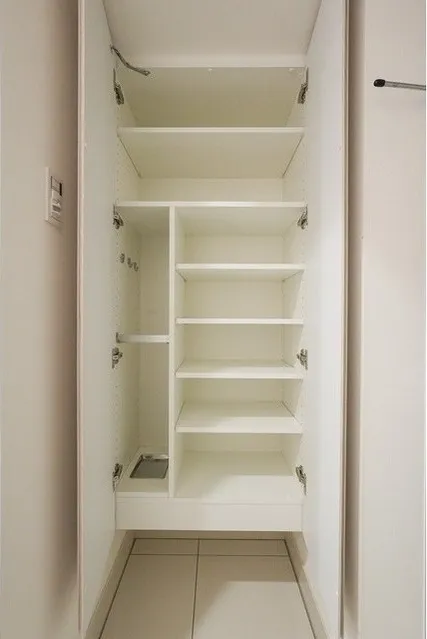 Comforia Live Kiba - Interior - ["Shelf", "Furniture", "Shelving"]