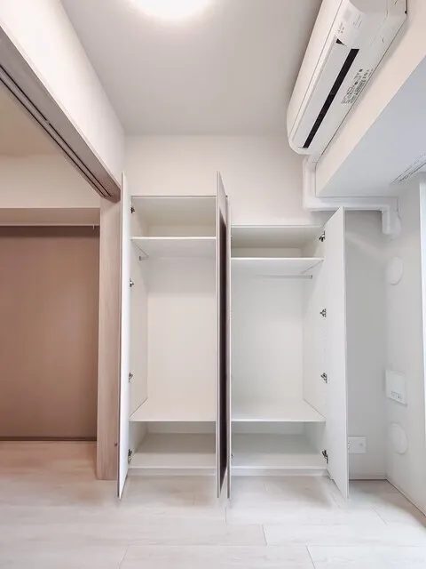Brookside Residence Kiba - Interior - ["Flooring", "Wood", "Ceiling"]