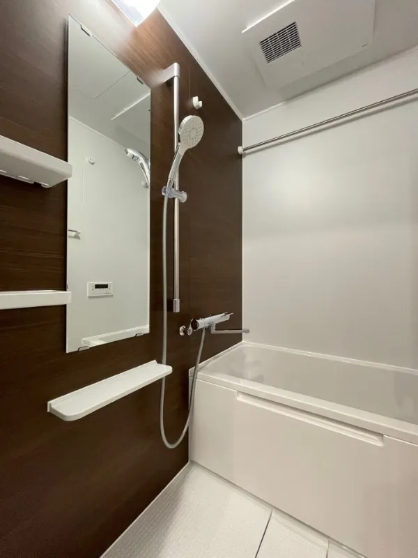 Residia Ueno Okachimachi - Interior - ["Plumbing fixture", "Bathroom", "Flooring"]