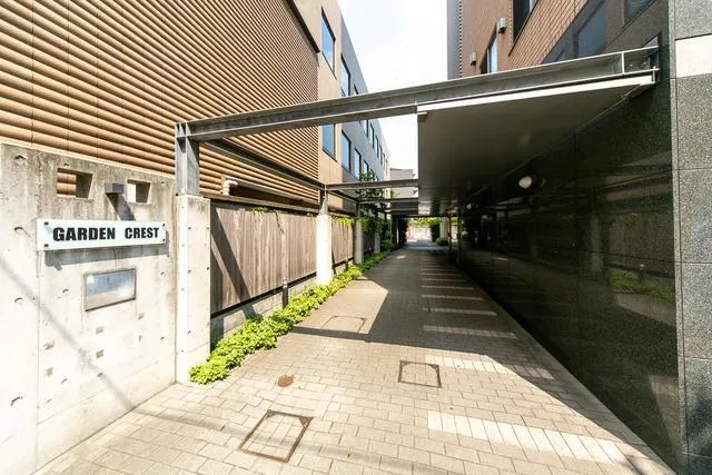 Garden Crest - Exterior - ["Urban design", "Road surface", "Plant"]