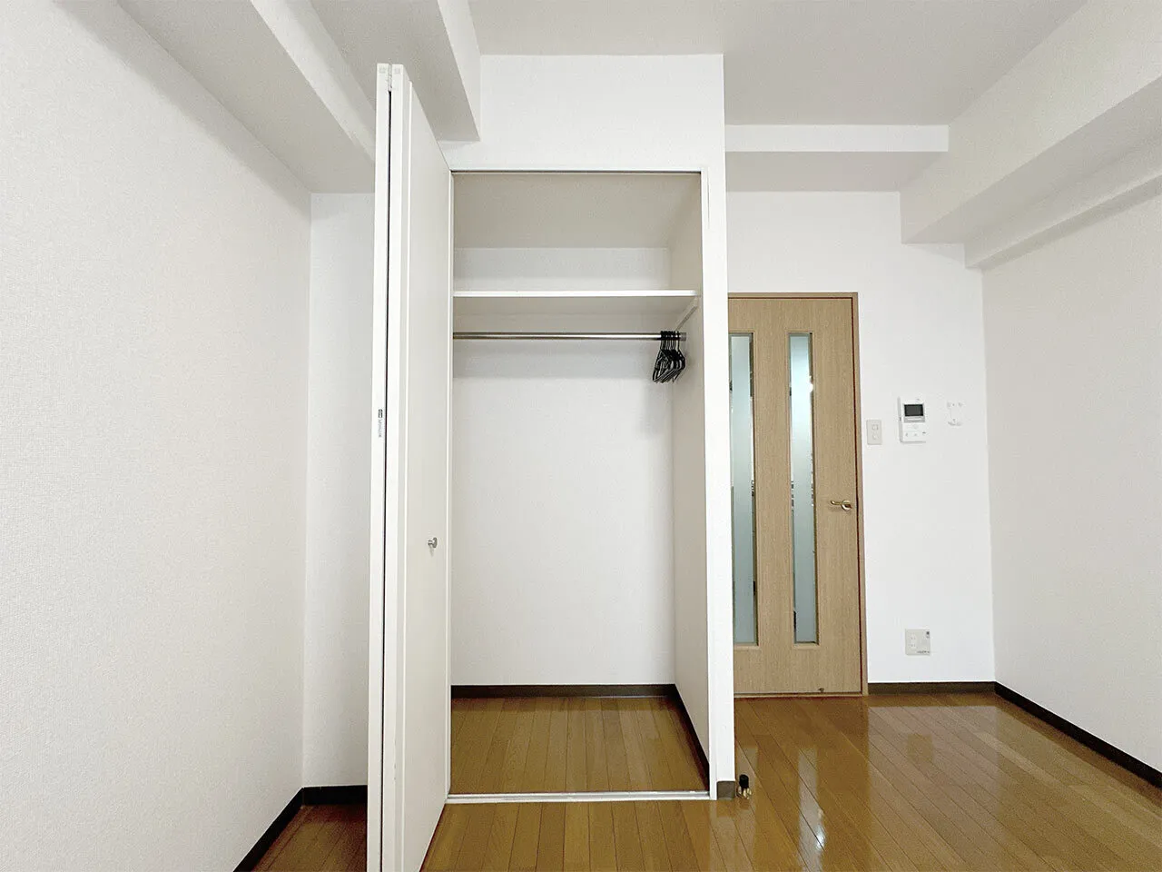 Mynavi STAY Flumen Meguro - Interior - ["Flooring", "Floor", "Door"]