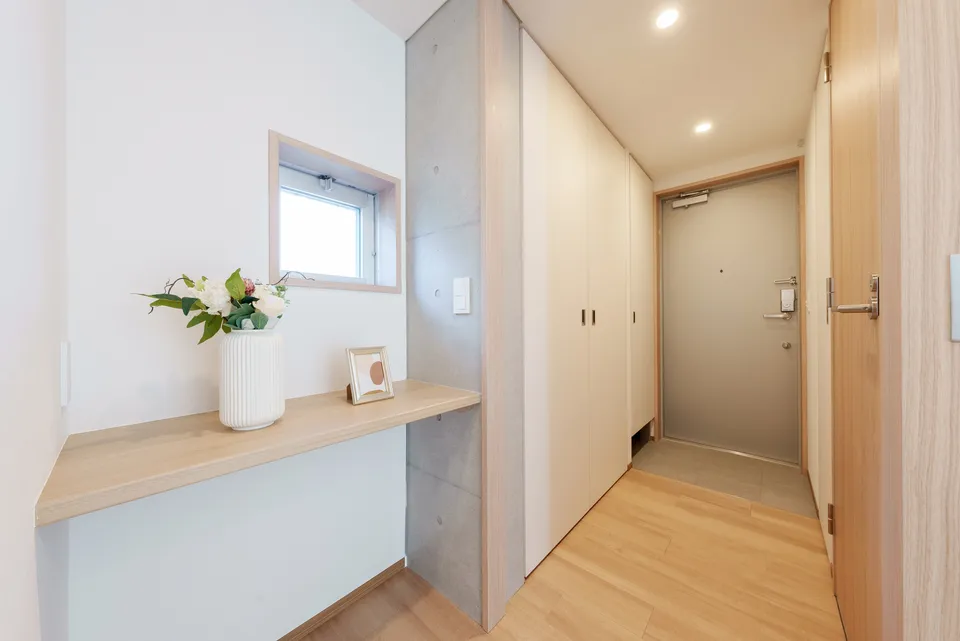 Hmlet Gakugei Daigaku - Interior - ["Flooring", "Floor", "Wall"]